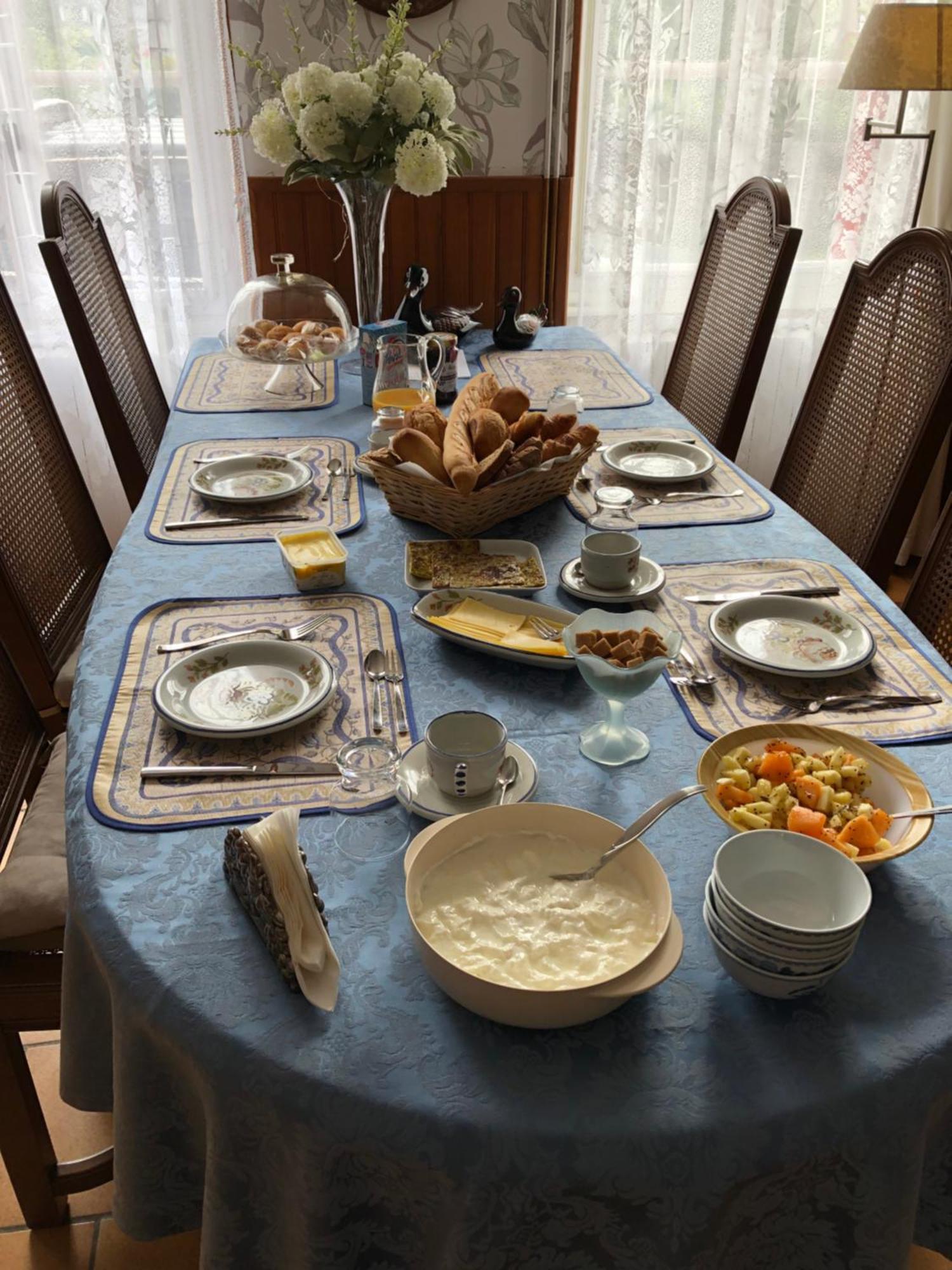 Le Voyageur Bed and Breakfast Saint-Bonnet-Tronçais Eksteriør billede